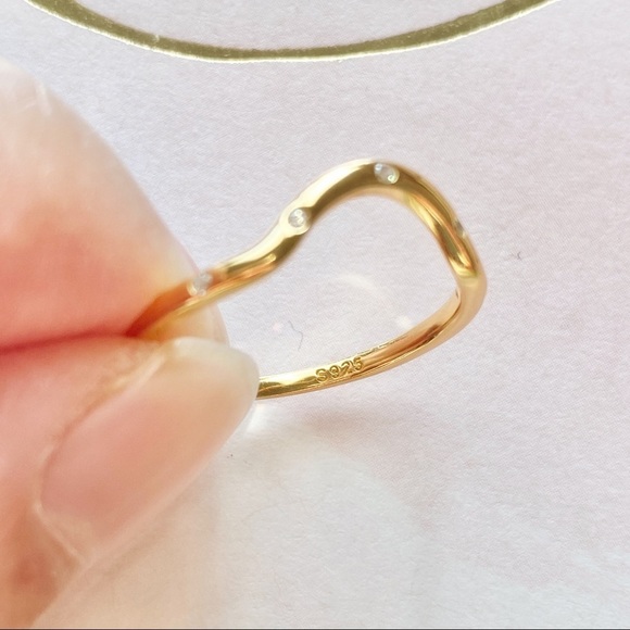 Starry Curve Gold Plated S925 Simple Stacking Ring - Picture 4 of 6